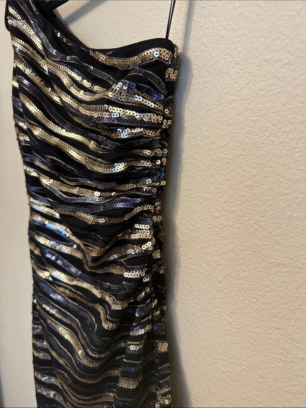 Laundry By Shelli Segal Black and Silver One-Shoulder Sequin Dress - Picture 3 of 6